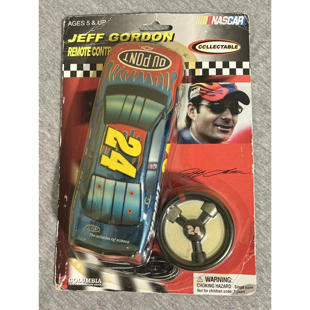 Vintage 2003 Jeff Gordon NASCAR #24 DuPont Wired Remote Control Car Collectible